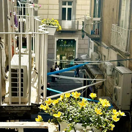 Daire Art-filled Loft 289 Via Toledo Heart Of And Plebiscito Napoli